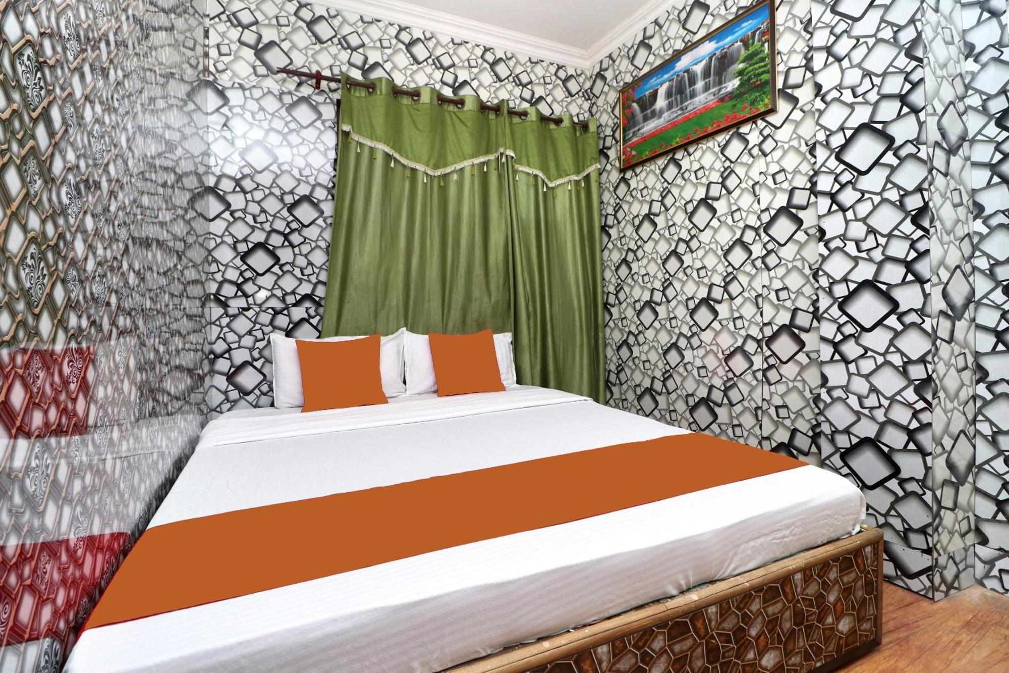 SPOT ON 29647 Hotel Heaven Shāhpur Buitenkant foto