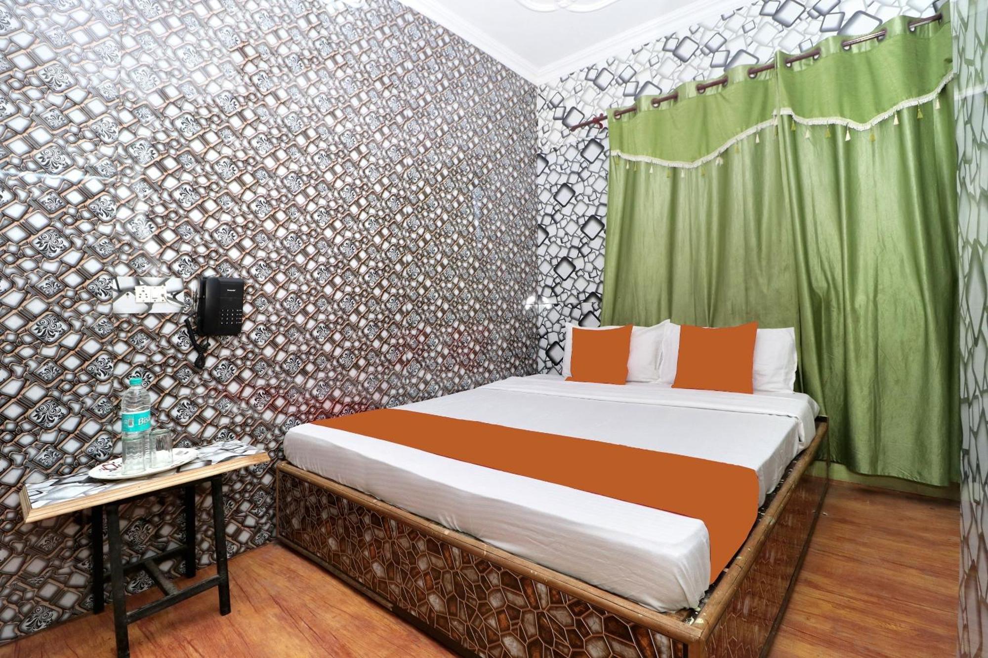 SPOT ON 29647 Hotel Heaven Shāhpur Buitenkant foto