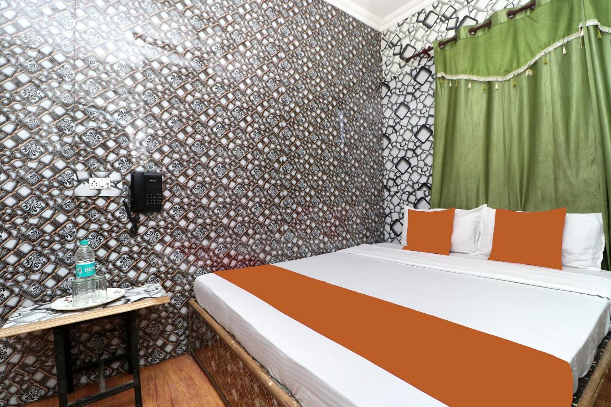 SPOT ON 29647 Hotel Heaven Shāhpur Buitenkant foto